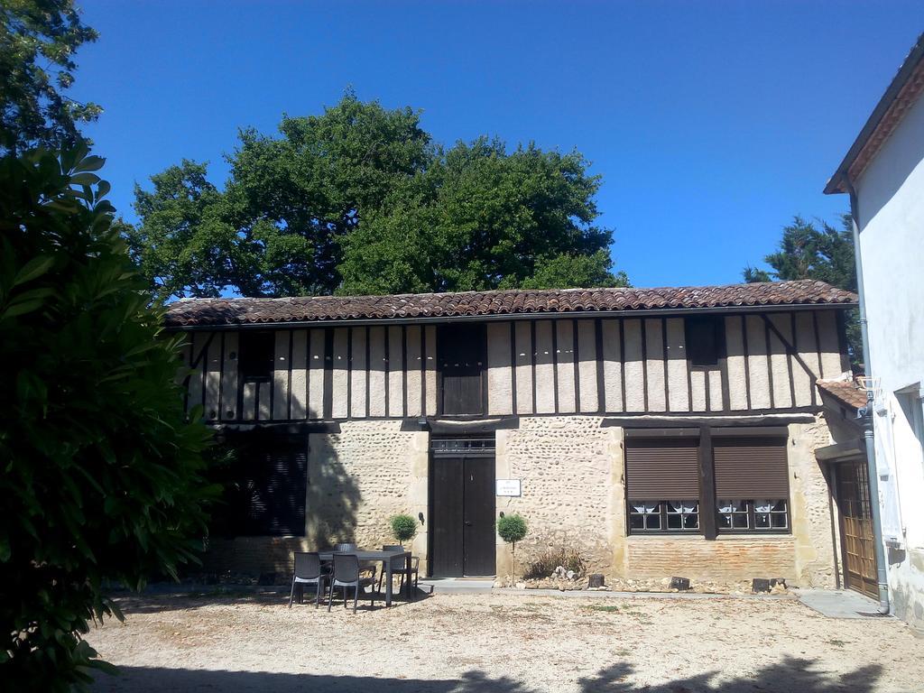 Les Gites De Castera Aire-sur-lʼAdour Buitenkant foto