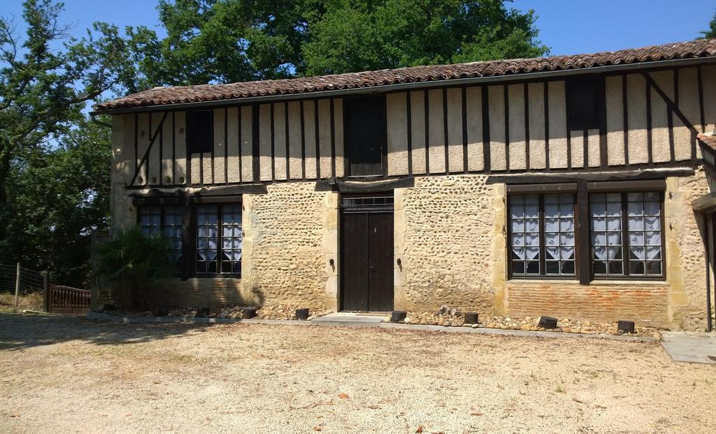 Les Gites De Castera Aire-sur-lʼAdour Buitenkant foto